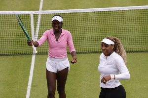 « Je l&rsquo;admire depuis toute petite » : partenaire de Serena Williams au Queen&rsquo;s, la drôle d&rsquo;expérience de Victoria Mboko