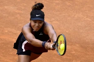 « Je ne peux pas jouer détendue contre elle » : Osaka décrit le défi Sabalenka