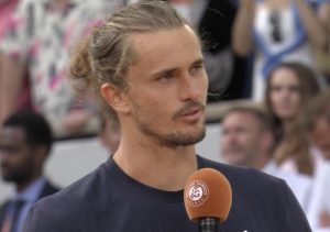 Jimmy Connors adresse un avertissement fort à Alexander Zverev après sa première victoire en Grand Chelem.
