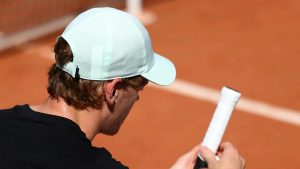 L&rsquo;attitude de Jannik Sinner se révèle à travers un détail précis.