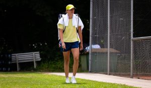 Le parcours difficile d&rsquo;Iga Swiatek en 2026 se poursuit, elle perd son premier match sur gazon.