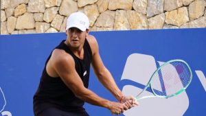 Luciano Darderi explique la raison de son élimination précoce à Wimbledon.