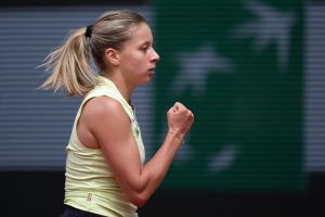 Maja Chwalinska rejoint Mirra Andreeva en finale de Roland-Garros après un succès magnifique contre Diana Shnaider