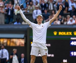Mats Wilander voit Sinner comme favori pour Wimbledon malgré son échec à Paris