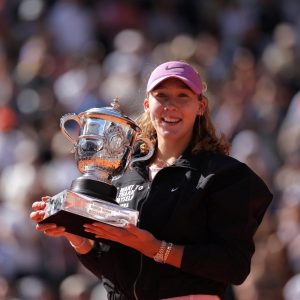 Mirra Andreeva espérait que son idole Maria Sharapova suivait sa finale de Roland-Garros.
