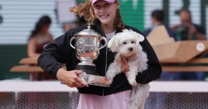 Mirra Andreeva sacrée à 19 ans à Roland-Garros : « C&rsquo;est beaucoup mieux dans la vraie vie que dans mes rêves »