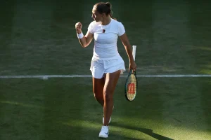 « Mon revers peut être une bonne arme sur le gazon » : Diane Parry après sa victoire à Wimbledon