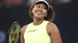 Naomi Osaka fait une blague sur la « vieillesse » après avoir atteint sa première finale sur gazon à Bad Homburg.