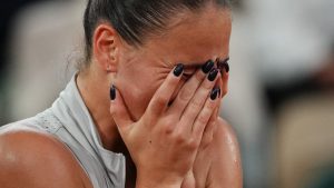 « Nous avons encore eu une nuit difficile en Ukraine, beaucoup de morts… » La joueuse de tennis ukrainienne Marta Kostyuk en larmes après sa victoire sur le central de Roland-Garros