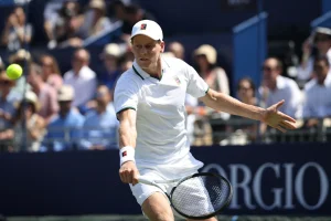 Pour sa seule sortie avant Wimbledon, Sinner domine Norrie et réussit son retour sur gazon