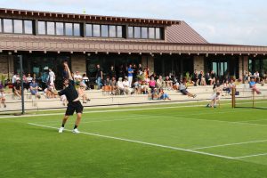 Pourquoi n&rsquo;y a-t-il pas de tournoi ATP sur gazon en France ? Le rêve inachevé du « Wimbledon normand »