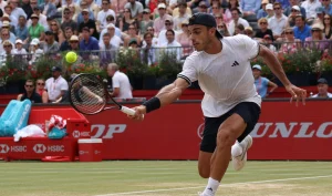 Queen&rsquo;s : Cerundolo fait tomber Nakashima et s’offre une première finale en ATP 500