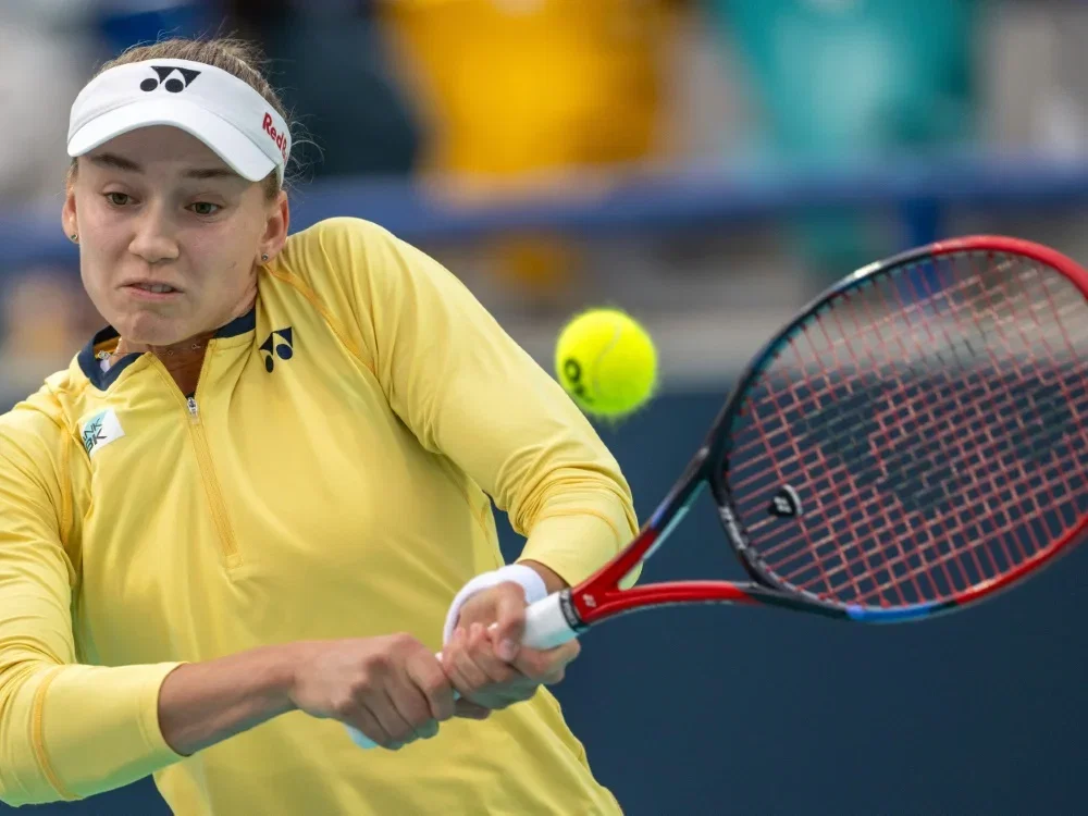 Queen’s : à deux points de la défaite, Rybakina renverse Maria et file en quarts