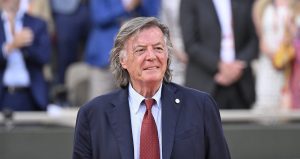 Roland Garros > Adriano Panatta, qui a remis la coupe à Zverev : « On appelait Sinner le robot, ce qui est horrible, mais ce qui lui est arrivé à Paris le rend plus sympathique et plus humain »