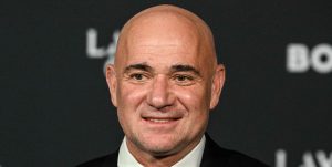 Roland Garros > André Agassi sans pitié au sujet de Sinner : « J&rsquo;ai vraiment du mal à comprendre ce qui s&rsquo;est passé. L&rsquo;année dernière, il a été capable de jouer une finale de 5h30 et maintenant la chaleur l&rsquo;a fait se heurter à un mur après 1h45 »