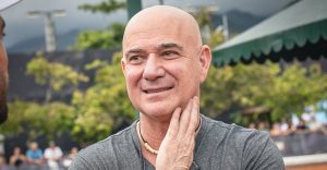 Roland Garros > André Agassi très critique sur le choix de Mensik : « Je suis pas fan de la présence d&rsquo;un coach mental en demi-finale d&rsquo;un Grand Chelem, on est censé amener sa maman »