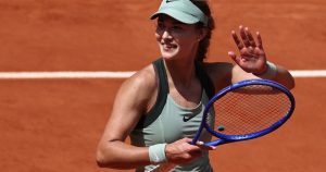 Roland-Garros : Anna Kalinskaya se défait d&rsquo;Anastasia Potapova, fin de partie pour Parry, Maja Chwalinska et Diana Shnaider rallient les quarts