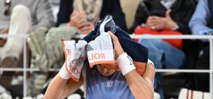 Roland Garros > Arnaldi, après son forfait en demi-finales contre Cobolli : « Dès que je mange ou que je bois quelque chose, je finis la tête dans les toilettes »