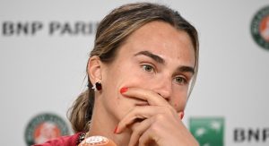 Roland Garros > Aryna Sabalenka, après avoir totalement sombré : « Je n&rsquo;ai aucune pensée, aucune émotion. Là tout de suite, j&rsquo;ai juste envie de quitter le tennis »