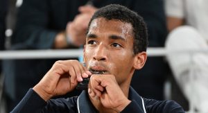 Roland Garros > Auger-Aliassime met les choses au clair après son élimination : « Il n&rsquo;y a aucune polémique à ce niveau, en tout cas de mon côté »