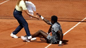 Roland-Garros : « Ce genre de match doit être arbitré par un homme ! » Sexiste à l’encontre de l’arbitre après sa défaite face à Moïse Kouamé, il devra payer une amende et se fait recadrer par Mauresmo