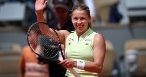 Roland-Garros: Maja Chwalinska poursuit son épopée et rejoint le dernier carré, aux dépens de Kalinskaya