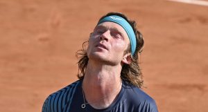 Roland Garros > Rublev inconsolable mais déterminé : « Il faut passer à autre chose, oublier cette défaite. Il n&rsquo;y a rien à ajouter »