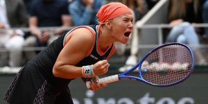 Roland Garros > Shnaider, après sa victoire contre Sabalenka : « Je me disais pendant le match : &lsquo;les conditions sont difficiles et je joue la numéro 1 mondiale, je vais juste faire de mon mieux' »