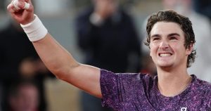 Roland-Garros : Tombeur de Djokovic au tour précédent, Joao Fonseca s&rsquo;offre Casper Ruud et un premier quart de finale en Grand Chelem