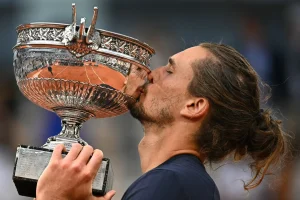 Roland-Garros : Zverev en mode superstar… et déjà fatigué par son nouveau rôle !