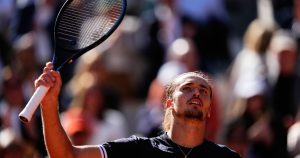 Roland-Garros : Zverev se rapproche d&rsquo;un premier titre en Grand Chelem en battant Mensik en demi-finale