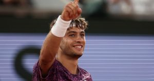 Roland-Garros – Flavio Cobolli, l&rsquo;ancien espoir de la Roma qui défie Matteo Arnaldi en demi-finale : « Jusqu&rsquo;à 14 ans, je rêvais d&rsquo;être footballeur »