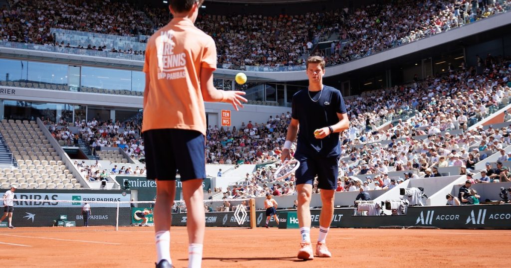 Roland-Garros – « Zizou Bergs offre des photos, David Goffin joue au tennis », immersion dans le métier de photographe sur les Internationaux de France