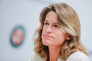 « Ruud n&rsquo;était pas choqué » : Mauresmo défend la présence des juges de ligne à Roland-Garros