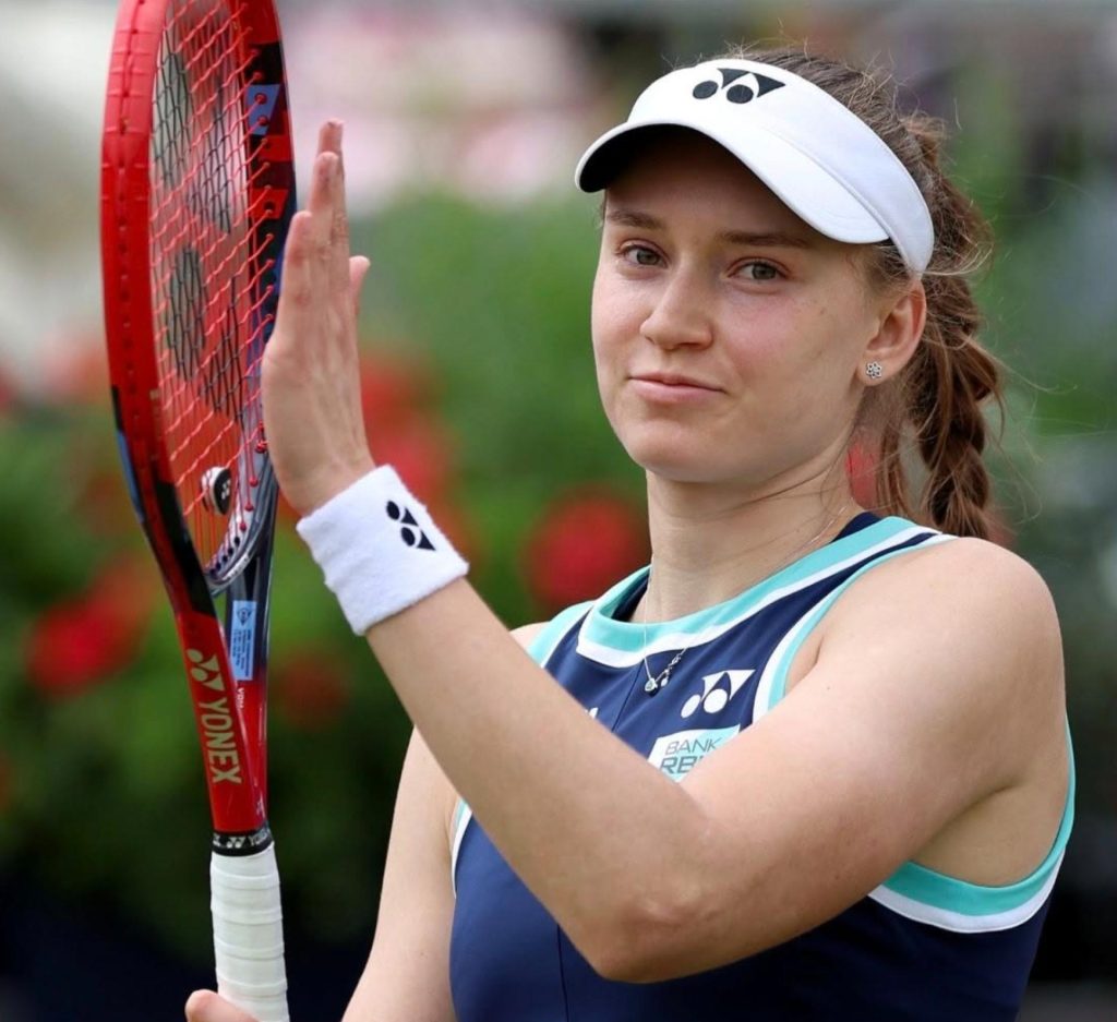 Rybakina se fait éliminer du Queen’s et soulève bien des questions avant Wimbledon