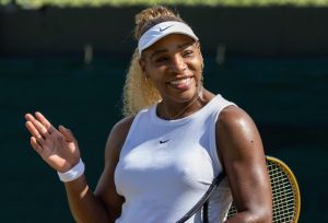 Serena Williams révèle la date limite pour les wild cards à Wimbledon et son acceptation tardive.