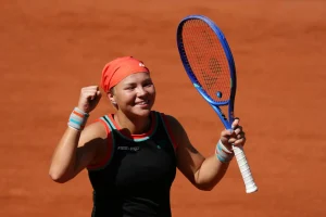 Shnaider-Chwalinska à Roland-Garros : un match entre gauchères dans le dernier carré en Grand Chelem, une rareté dans l’ère Open