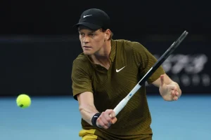 Sinner hospitalisé à Milan : le n°1 mondial cherche la cause de son étonnante défaillance à Roland-Garros