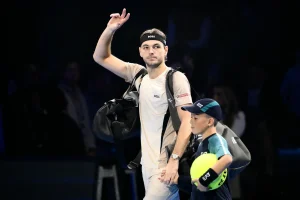 Taylor Fritz se retire d’Eastbourne : le grand pari avant Wimbledon