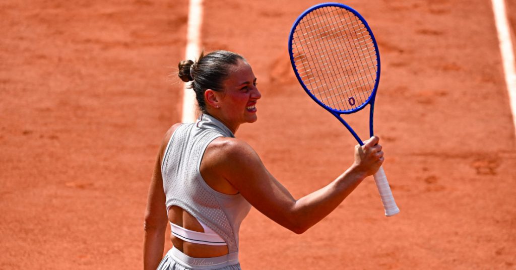 Tennis – Roland-Garros (F) : Kostyuk bat Swiatek et verra les quarts de finale