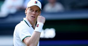 Tennis – Wimbledon Tenant du titre, Jannik Sinner a eu besoin de 5 sets pour passer le 1er tour