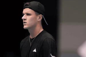Vidéo – Comme Nadal, Mensik victime de crampes en conférence de presse !