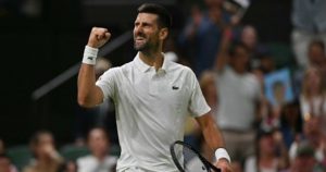 Wimbledon – Novak Djokovic vient à bout du Chinois Yibing Wu en quatre sets au premier tour