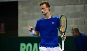 Wimbledon : blessé au dos, Luca Van Assche abandonne dès le premier tour