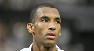 ATP > L&rsquo;énorme annonce d&rsquo;Auger-Aliassime, trois jours après sa défaite contre Djokovic : « Après 10 ans, il a été récemment décidé que Wimbledon serait mon dernier tournoi avec Frédéric Fontang à mes côtés en tant qu’entraîneur »