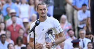 Wimbledon > Jim Courier sans pitié avec Zverev : « S&rsquo;il veut faire mieux face à un joueur comme Sinner, il ne peut pas se permettre d&rsquo;attendre que l&rsquo;adversaire commette une erreur. Il doit saisir les occasions qui se présentent, ce qu&rsquo;il n&rsquo;a pas fait à ce moment-là »