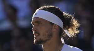 ATP > Patrick Mouratoglou prévient Alexander Zverev : « S&rsquo;il recommence à contrôler le jeu depuis la ligne de fond sans être aussi agressif, cela montrera qu’il n’a pas vraiment franchi un cap. Il doit s’entraîner à cela à chaque match, ce qu’il n’a pas encore fait »