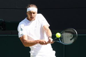Alexander Zverev en gestion se qualifie pour les huitièmes de finale de Wimbledon après sa victoire face à Marcos Giron