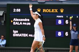 Alexandra Eala cueille la tenante du titre Iga Swiatek au 3e tour de Wimbledon