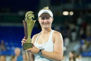 Athènes : Barbora Krejcikova gâche la fête de Sakkari et s&rsquo;offre son premier titre depuis deux ans